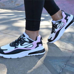 270 PINK en internet