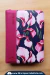 BIBLIA FUCSIA FLORES - CON CIERRE - AYUDAS QR - RVR60 en internet