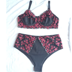 Conjunto Negro Hojas Rojas en internet