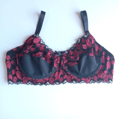 Imagen de Conjunto Negro Hojas Rojas