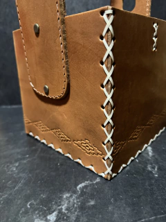 Matera 100% Cuero Con división y labrado pampa - tienda online