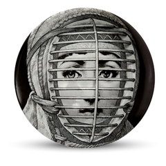 Prato de Parede Estilo Fornasetti Esgrimista