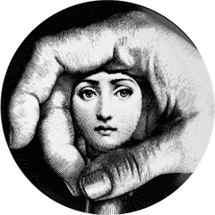 Prato de Parede Estilo Fornasetti Mão