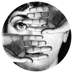 Prato de Parede Estilo Fornasetti Mãos no Rosto