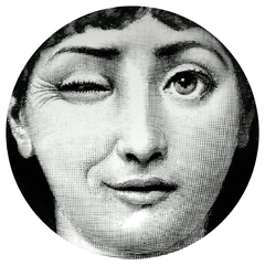 Prato de Parede Estilo Fornasetti Piscando
