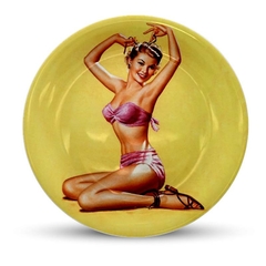 Prato de Parede Pin-Up Mão ao Alto