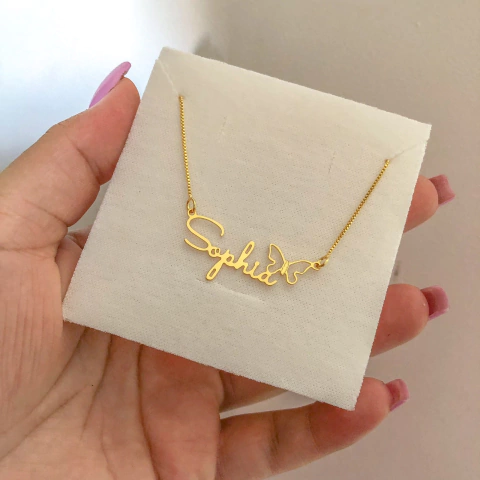 Colar com nome infantil