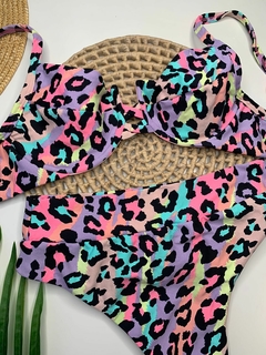 Conjunto Meia Taça Decote X Hot Pant Onça Colors Liso - comprar online