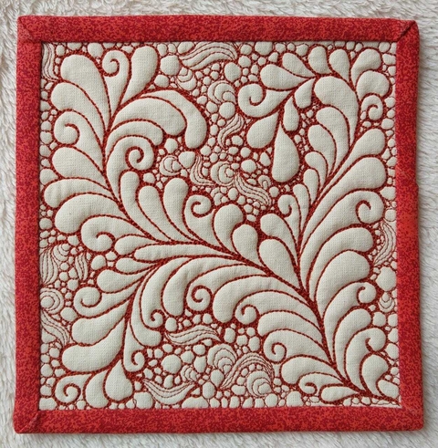 MUG RUG - TAPETE PARA CANECA EM QUILTING LIVRE