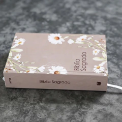 Bíblia Sagrada Flores | NVI | Capa Dura - comprar online