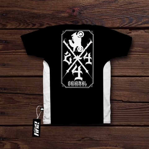 Camisa preta com recorte 02