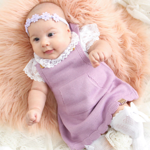 Vestido nuvem tricot lilás + body rendado + faixinha