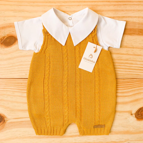 Macacão jardineira mostarda + body golinha