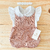 Romper Jardineira pompom rose Tricot + Body guippir + Faixinha