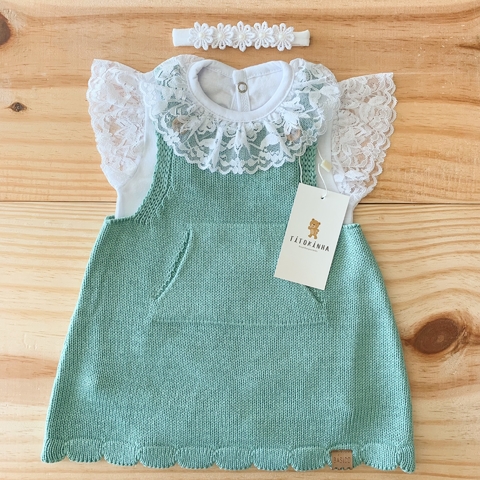 Vestido nuvem tricot verde + body rendado + faixinha