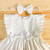 Vestido branco babado drapeado dois laços - Titokinha