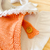 Vestido nuvem tricot laranja + body guippir + faixinha na internet
