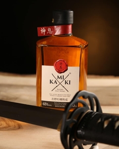 Kamiki Whisky - Primera marca de whisky del mundo finalizado en barrica japonesa 750cc en internet