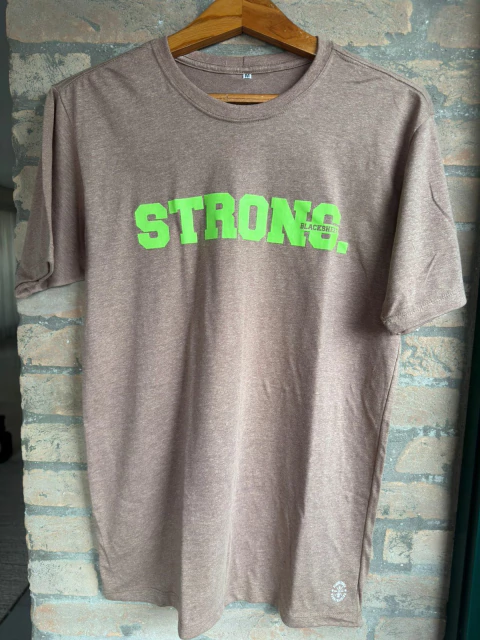 Camiseta STRONG - nude