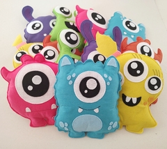 Monstros coloridos Penny. (Com aproximadamente 17cm de altura) - comprar online