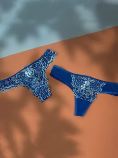 Colaless en puntilla bicolor base celeste con bordado azul Celestina (52003CELE) - comprar online