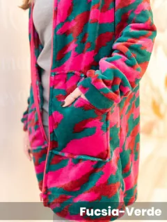 Bata parka con cierre coral fleece estampado camo (775411) en internet