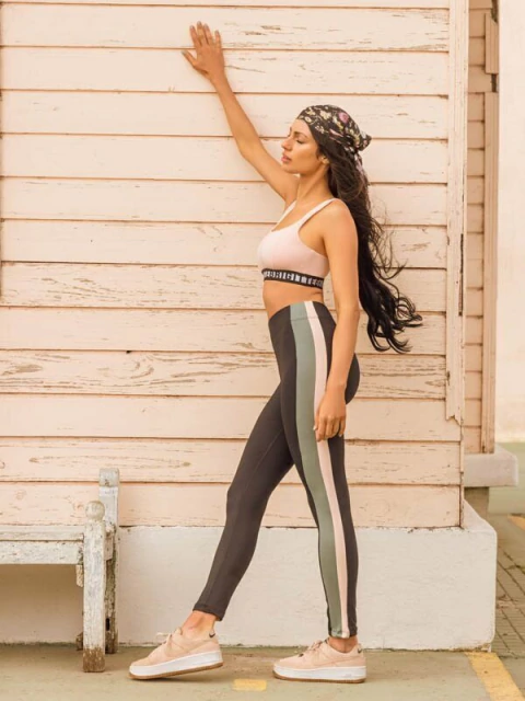 Top de microfibra con algodón interno y elástico personalizado (49B32)