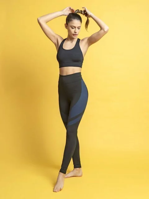 Leggins negra con estampa localizada (324005)