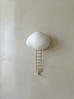 Nuvem Escada Menina - Nara Ota - Curadoria FAAS