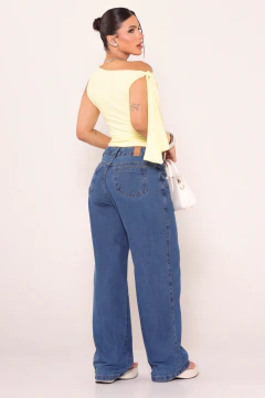 AMARELO