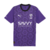 A nova terceira camisa do Al-Hilal, da Puma, em um tom de violeta vibrante, apresenta um design gráfico exclusivo com hexágonos que simbolizam a força da natureza. A gola redonda em preto e os detalhes em branco completam o visual moderno e elegante.