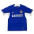 Camisa Titular do Chelsea FC Temporada 2023/24 - Azul e Branca com Detalhes Especiais essa camisa traz detalhes especiais nas axilas e na nuca, inspirados no kit vitorioso de 1997/98 | Tevo Sports