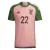 Camisa Especial da Seleção Japonesa 2022/23 Rosa e verde - Tevo Sports Inspirada no arroz rosa e na folha da cerejeira, esta camisa traz uma combinação vibrante de rosa e verde. A Adidas e a Japan Football Association marcam presença com logos em preto e 