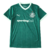 Camisa titular do Palmeiras 2025 na cor verde com gola V branca em estilo retrô. Estampa exclusiva com referência às taças conquistadas pelo Verdão, 12 estrelas representando os títulos brasileiros e releitura da bandeira do Brasil.