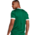 Camisa titular do Palmeiras 2025 na cor verde com gola V branca em estilo retrô. Estampa exclusiva com referência às taças conquistadas pelo Verdão, 12 estrelas representando os títulos brasileiros e releitura da bandeira do Brasil.