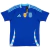 Camisa Reserva da Argentina 2024/25 Adidas. A camisa é predominantemente azul royal com detalhes em azul celeste e branco. Os arcos laterais são listrados em azul celeste e branco, e as três listras nas mangas e nuca são em azul celeste