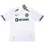 Camisa especial Sporting CP Nike 2024 branca com detalhes verdes em homenagem aos 60 anos da conquista da Taça das Taças. Template Nike Legend com gola redonda, mangas brancas, punhos verdes e escudo do Sporting retrô no lado esquerdo do peito. Logo da Ni