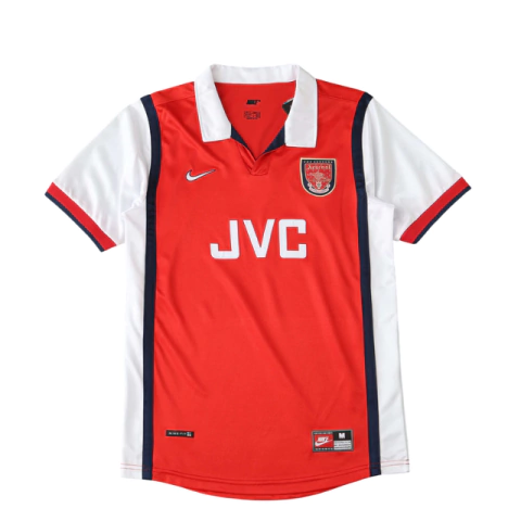 Camisa titular do Arsenal 1998 retrô com base vermelha, mangas brancas, gola polo branca, patrocínio JVC e escudo clássico do clube