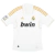 Camisa titular retrô Adidas do Real Madrid para a temporada 2011-12. A camisa branca e dourada apresenta o escudo do Real Madrid bordado no peito, o logotipo da Adidas nas mangas e ombros, o patrocínio da Bwin na frente da camisa e o nome e número do joga