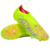 Imagem da Chuteira Adidas Predator 24 Laceless FG do Mystic Victory Pack nas cores verde, rosa e azul. A chuteira é equipada com o cabedal HybridTouch, oferecendo conforto leve e controle superior. As lâminas Strikeskin garantem precisão no toque, enquant