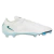 Chuteira de Campo Nike Phantom GX II Elite Chromatic branca e azul. Cabedal em Gripknit para máxima aderência e controle da bola. Design inovador com tecnologia Cyclone 360 para agilidade e precisão em campo. Usada por jogadores de elite como Erling Haala
