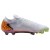 Liberte a fera com a Chuteira Nike Phantom GX II Elite FG Electric Safari. Design impactante, tecnologia avançada e conforto excepcional. Domine o campo como um verdadeiro predador.
