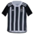 Kit Infantil Atlético-MG Adidas 2024/25, composto por camisa alvinegra com listras verticais degradê e calção preto oficial. Gola redonda branca e mangas pretas com as três listras Adidas nos ombros. Escudo do Galo aplicado no peito esquerdo e logo Adidas