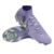 Chuteira de Campo Nike Phantom Luna II Elite FG na cor roxa e amarela, parte do United Pack. Possui cabedal Gripknit para controle aprimorado da bola em qualquer clima, Strike Zone texturizada para passes e chutes mais precisos, solado Cyclone 360 com tra