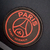 Terceira camisa PSG Nike 2021-2022 em preto, cinza e vermelho com faixa horizontal, escudo preto centralizado, logo Nike em vermelho e patrocínio Accor Live Limitless. Estilo campeão da Tevo Sports.