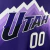 Regata City Edition Utah Jazz Nike 2023/24 em roxo e branco, inspirada no uniforme roxo da montanha de 1996-2002, com gradientes escalonados representando as majestosas cadeias montanhosas da Frente Wasatch.