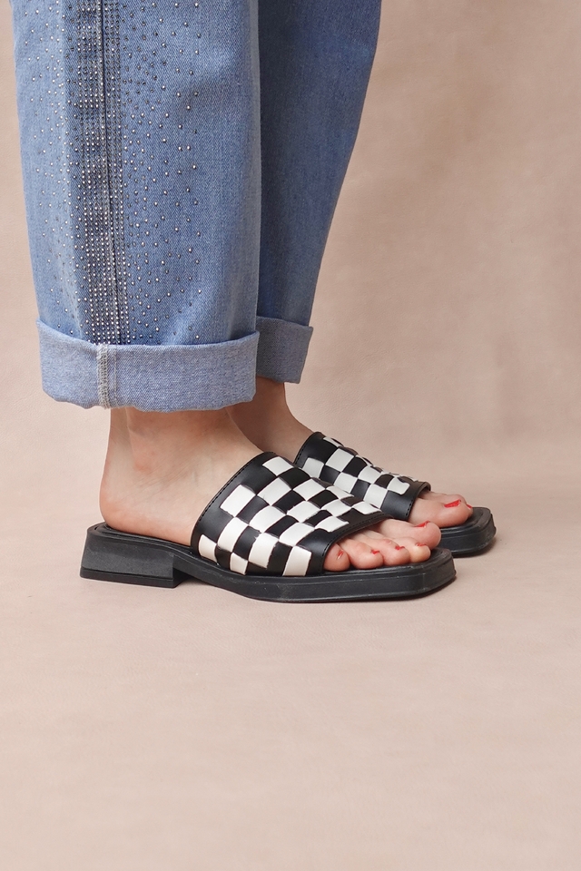 Sandalias Yin Negro thumbnail 2