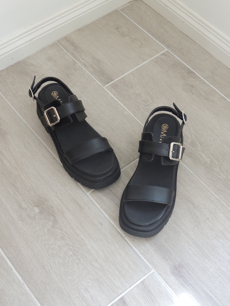 Sandalias Geranio Negro thumbnail 3