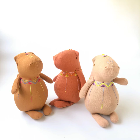 Carpincho bordado - lineas - comprar online