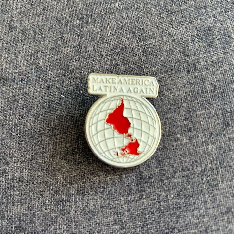 Broche MAKE AMERICA LATINA AGAIN - comprar online